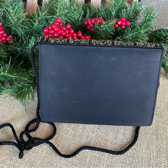 Black and gold vintage beaded front purse with cross over strap - Picture 2 of 3